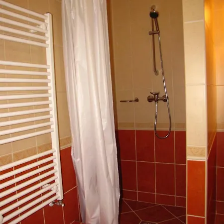 Szegfu Apartman Feriehus
