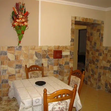 Szegfu Apartman *