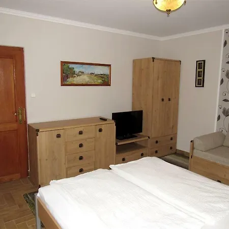 Dom wakacyjny Szegfu Apartman *