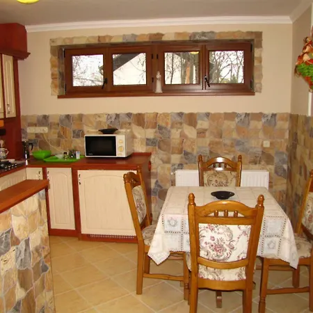 Dom wakacyjny Szegfu Apartman *